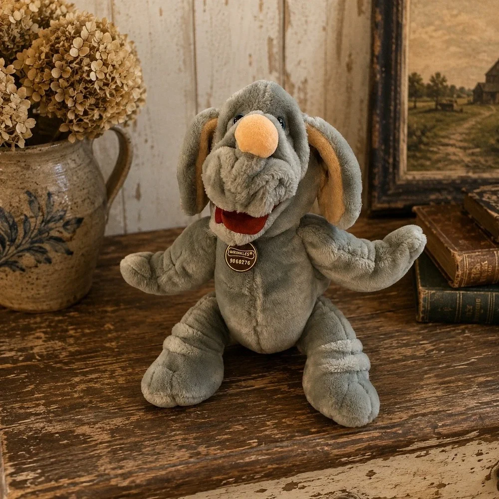 Vintage 1981 Wrinkles Dog Hand Puppet Ganzbros Grey Plush Medallion 9060276
